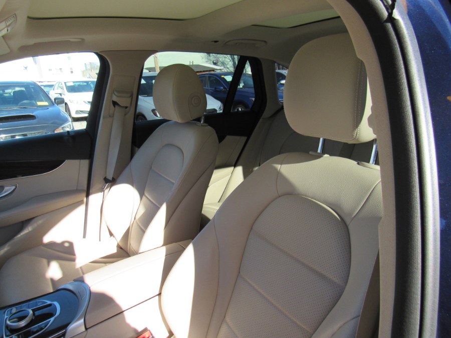 2019 Mercedes-Benz GLC 300 Sport photo