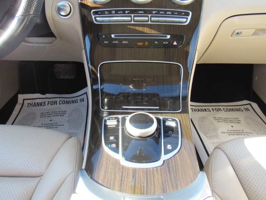 2019 Mercedes-Benz GLC 300 Sport photo