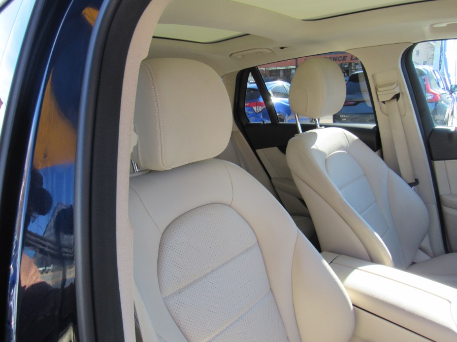 2019 Mercedes-Benz GLC 300 Sport photo