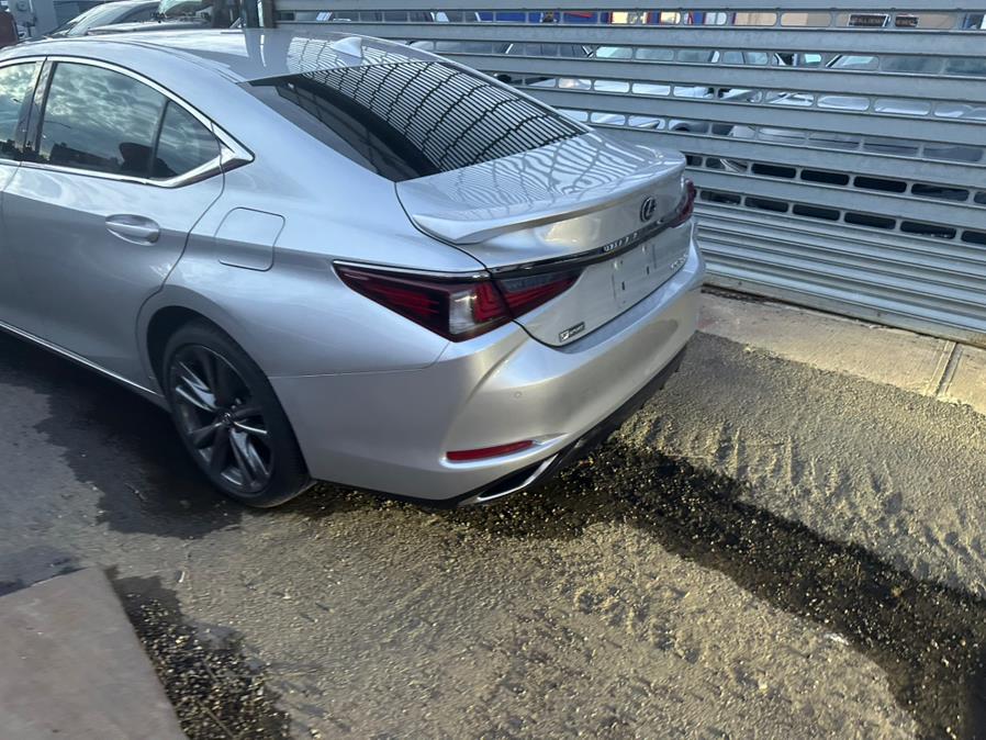 2019 Lexus ES ES photo