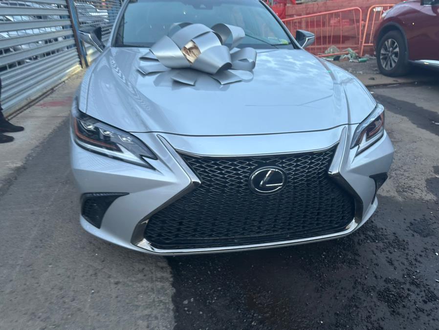 2019 Lexus ES ES photo