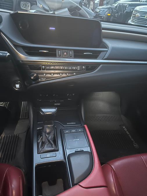 2019 Lexus ES ES photo