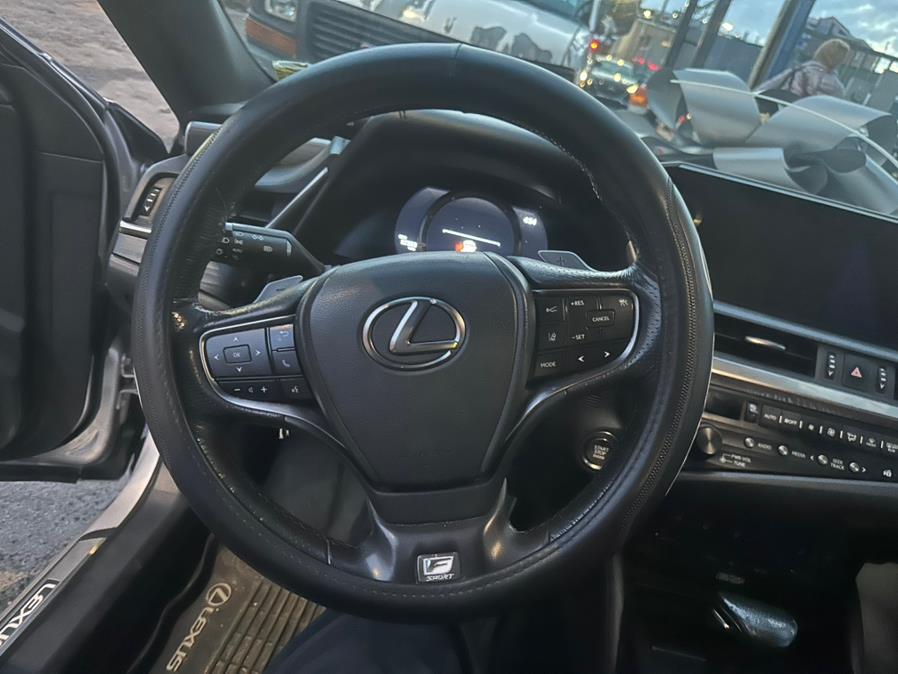 2019 Lexus ES ES photo