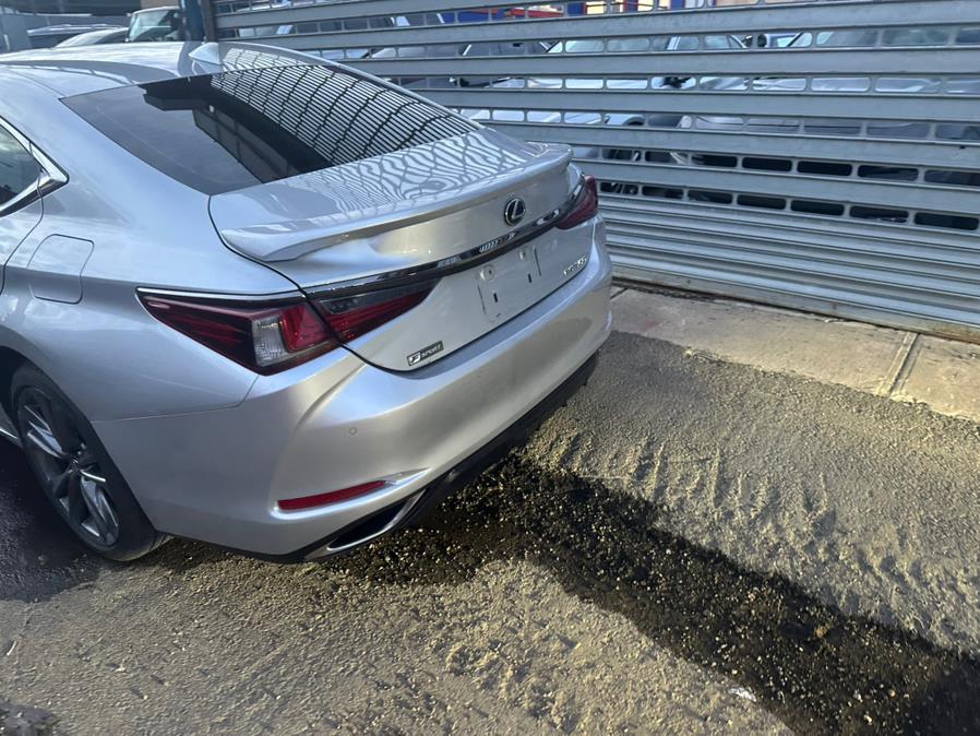 2019 Lexus ES ES photo