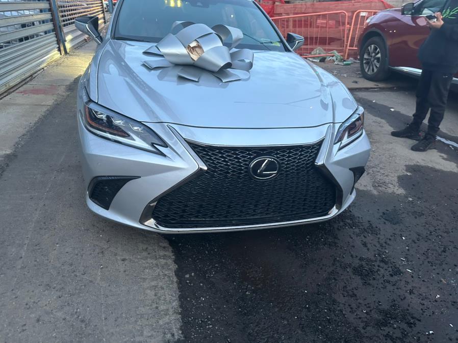 2019 Lexus ES ES photo