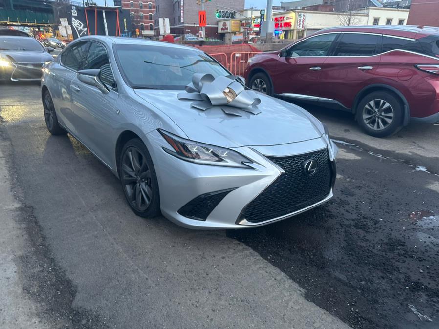 2019 Lexus ES ES photo
