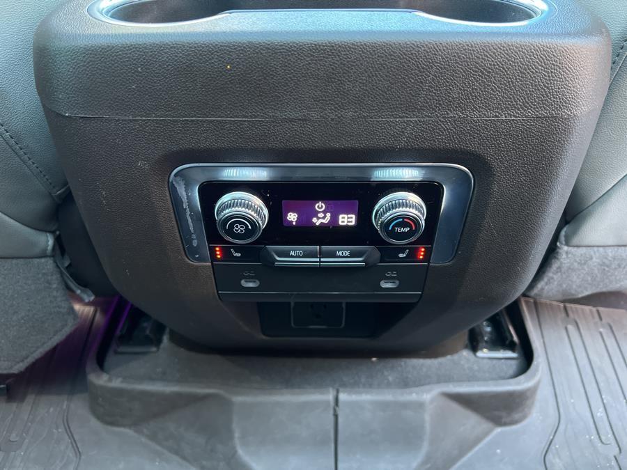 2022 GMC Yukon 4WD 4dr SLT photo
