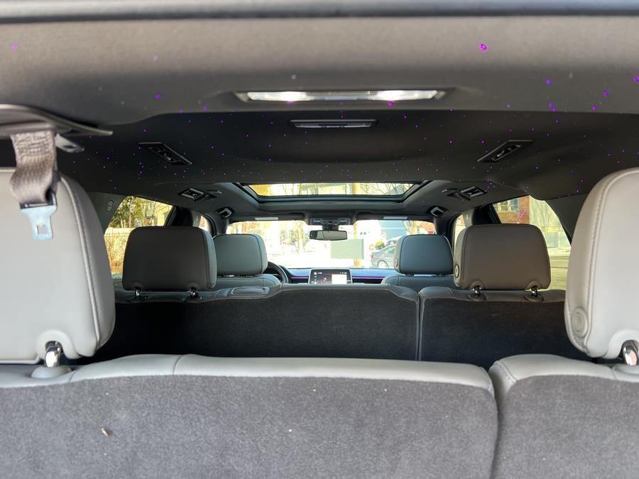 2022 GMC Yukon 4WD 4dr SLT photo