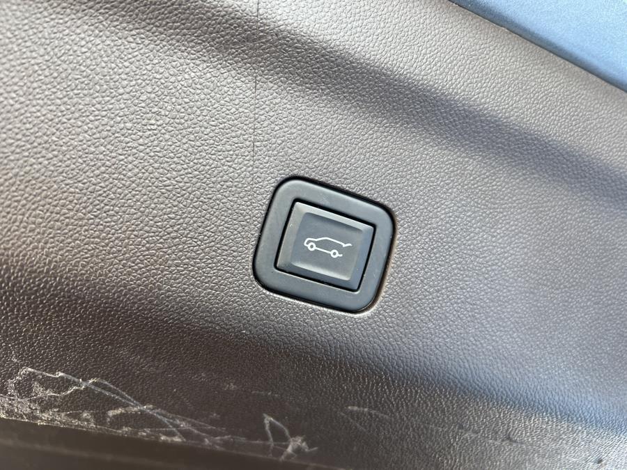 2022 GMC Yukon 4WD 4dr SLT photo