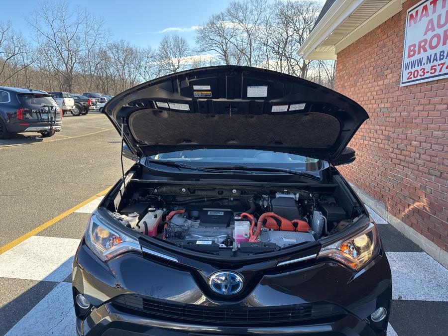 2017 Toyota RAV4 Hybrid XLE AWD photo