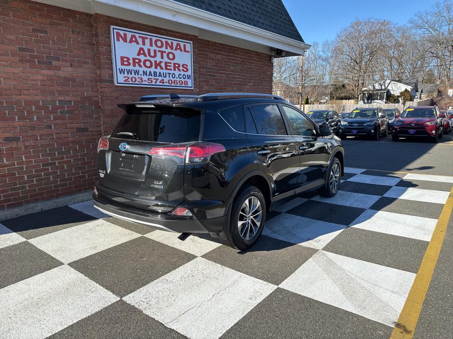2017 Toyota RAV4 Hybrid XLE AWD photo