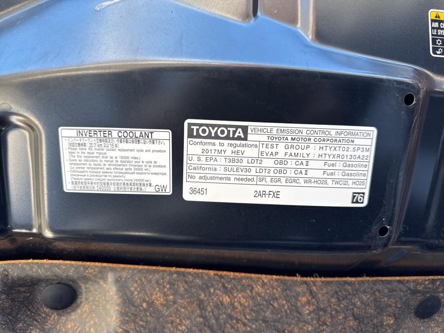 2017 Toyota RAV4 Hybrid XLE AWD photo