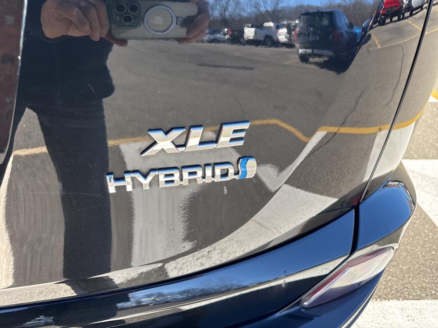 2017 Toyota RAV4 Hybrid XLE AWD photo