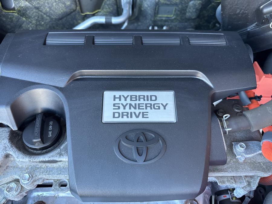 2017 Toyota RAV4 Hybrid XLE AWD photo