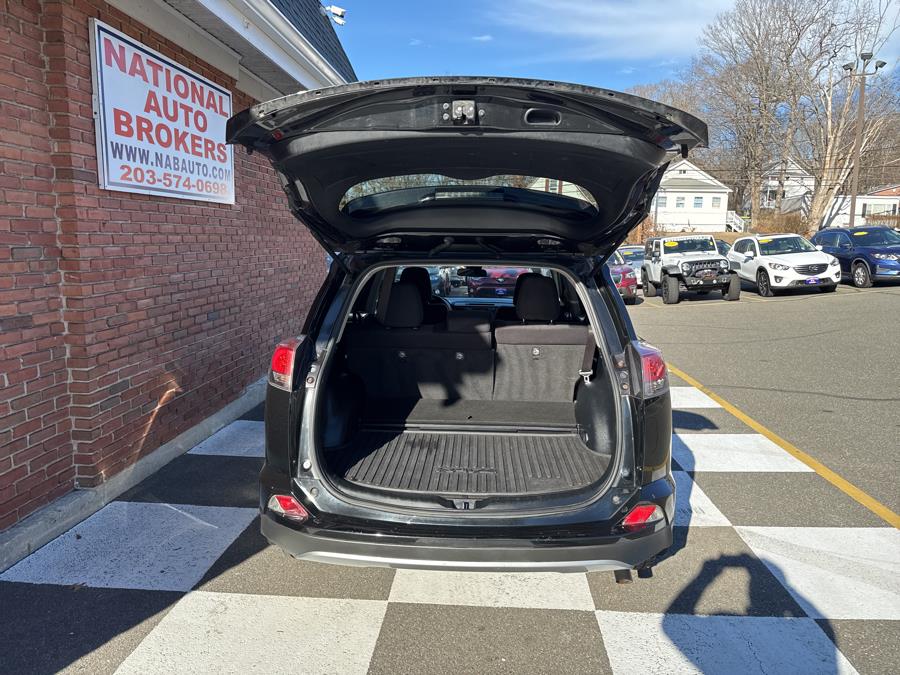 2017 Toyota RAV4 Hybrid XLE AWD photo