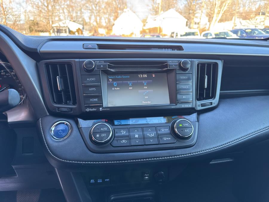 2017 Toyota RAV4 Hybrid XLE AWD photo