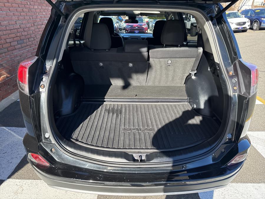 2017 Toyota RAV4 Hybrid XLE AWD photo