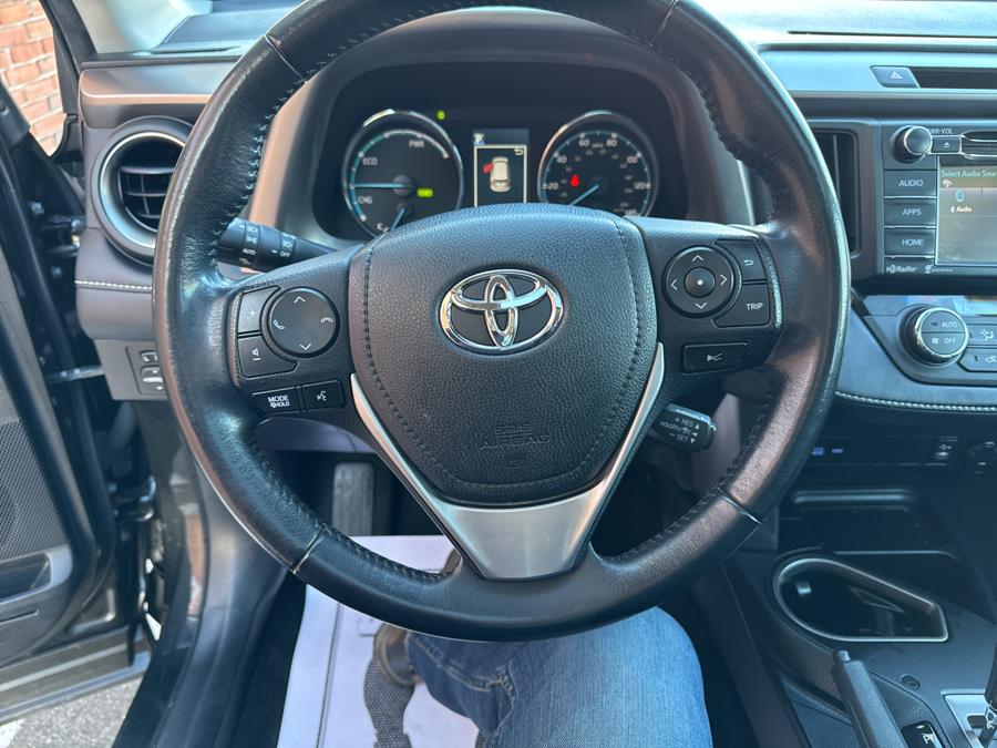 2017 Toyota RAV4 Hybrid XLE AWD photo