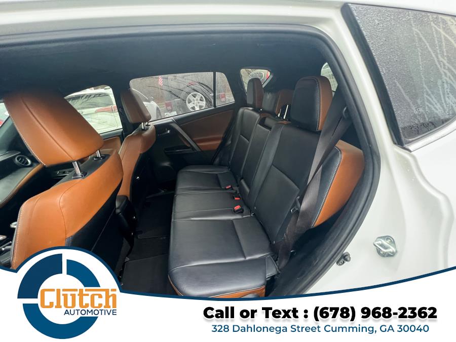 2018 Toyota RAV4 SE FWD (Natl) photo