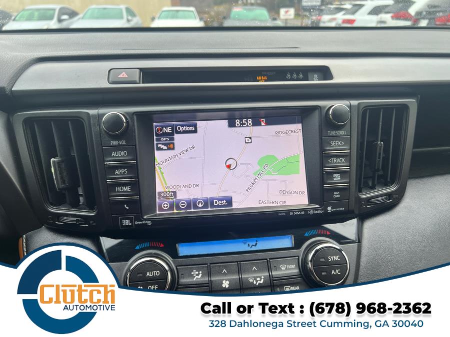 2018 Toyota RAV4 SE FWD (Natl) photo