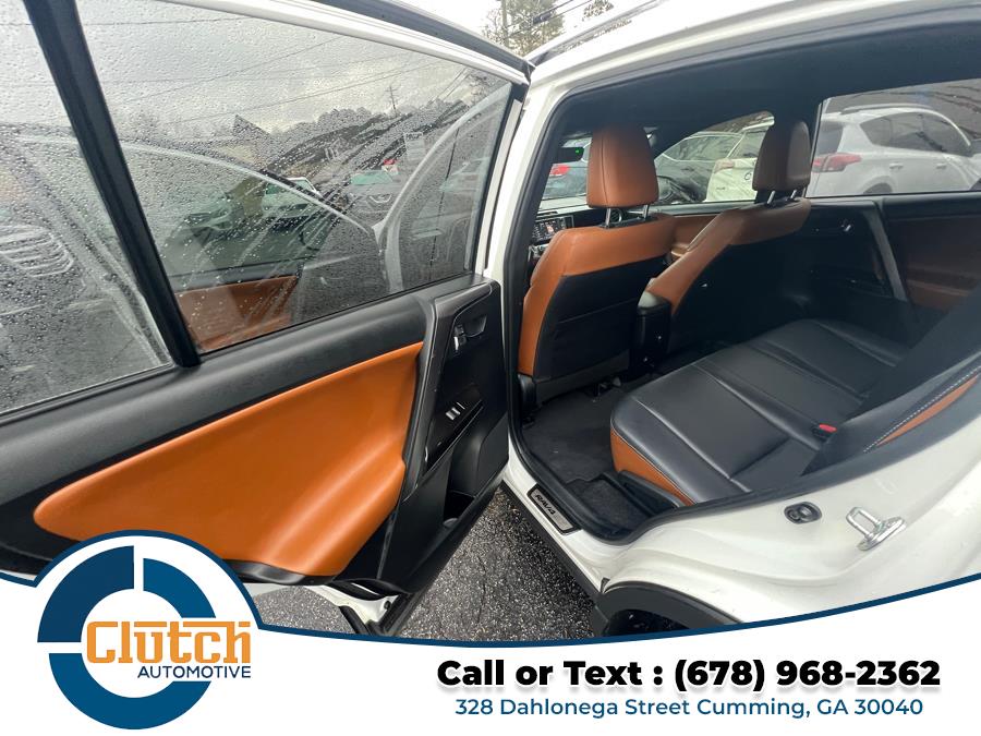 2018 Toyota RAV4 SE FWD (Natl) photo