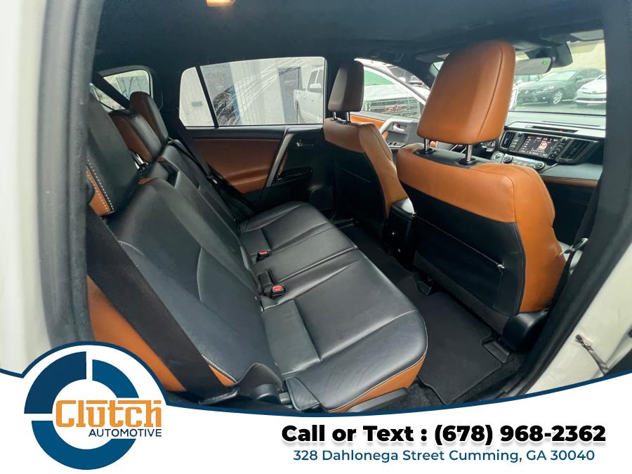 2018 Toyota RAV4 SE FWD (Natl) photo