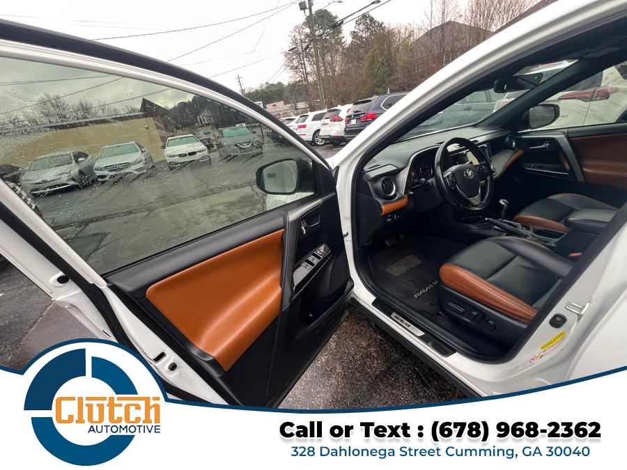 2018 Toyota RAV4 SE FWD (Natl) photo