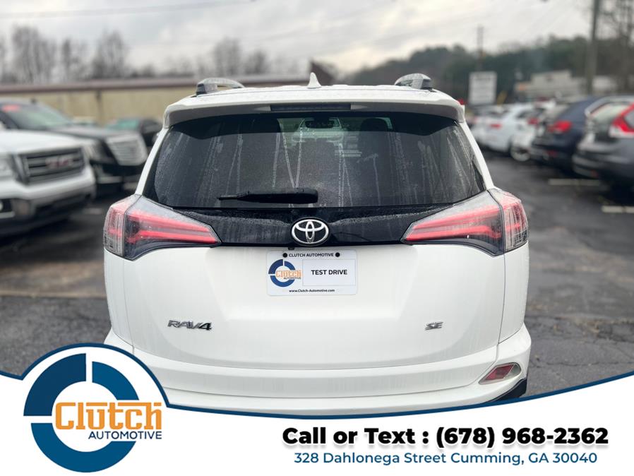 2018 Toyota RAV4 SE FWD (Natl) photo