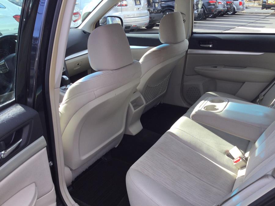 2013 Subaru Legacy 2.5i Premium photo