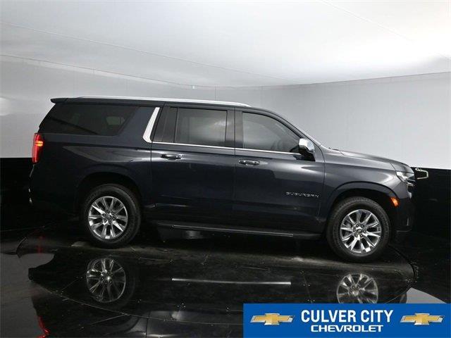 2023 Chevrolet Suburban Premier photo