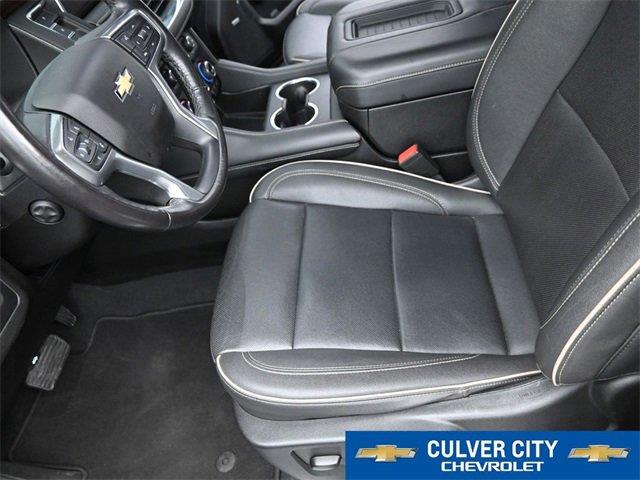 2023 Chevrolet Suburban Premier photo