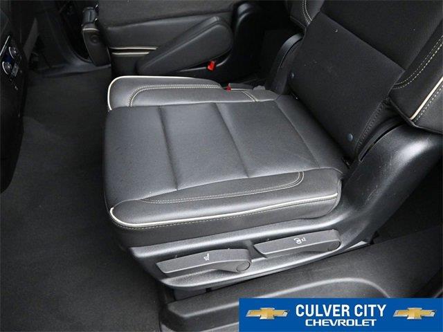 2023 Chevrolet Suburban Premier photo