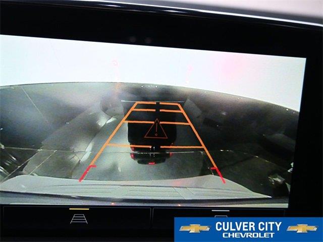 2023 Chevrolet Suburban Premier photo