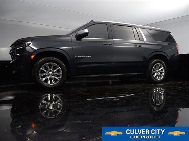 2023 Chevrolet Suburban Premier photo