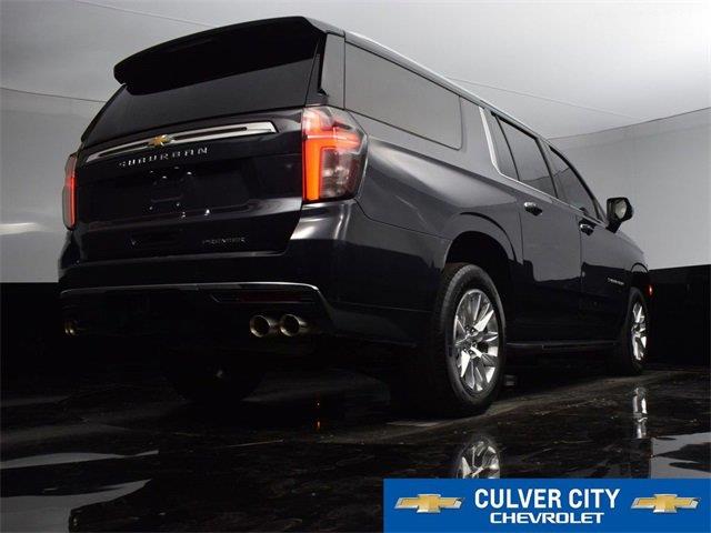 2023 Chevrolet Suburban Premier photo