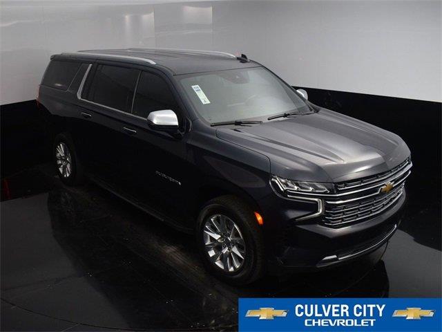 2023 Chevrolet Suburban Premier photo