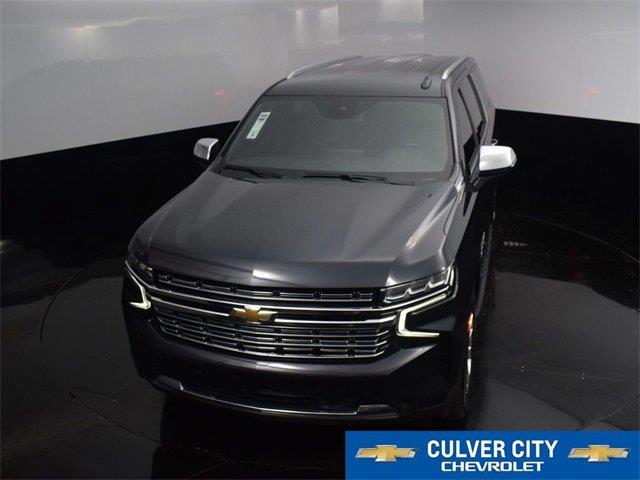 2023 Chevrolet Suburban Premier photo