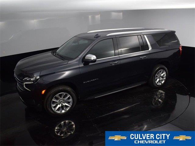2023 Chevrolet Suburban Premier photo