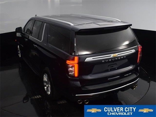 2023 Chevrolet Suburban Premier photo