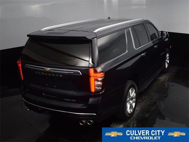 2023 Chevrolet Suburban Premier photo