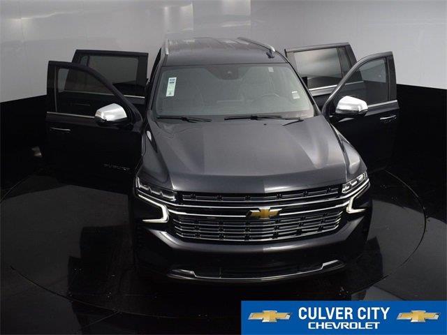 2023 Chevrolet Suburban Premier photo