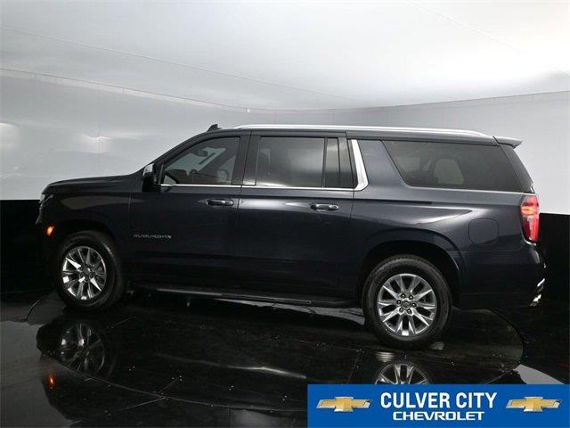2023 Chevrolet Suburban Premier photo
