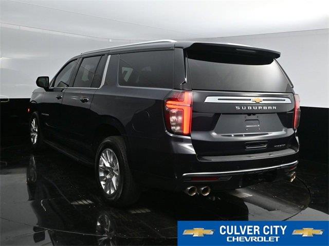 2023 Chevrolet Suburban Premier photo