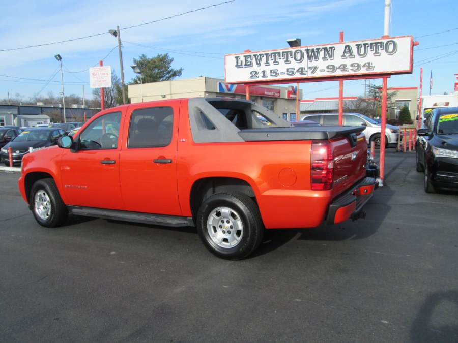 2009 Chevrolet Avalanche LS photo