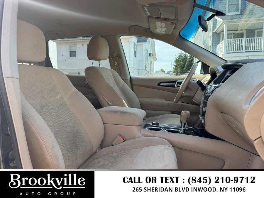 2014 Nissan Pathfinder S photo