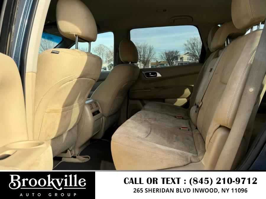 2014 Nissan Pathfinder S photo