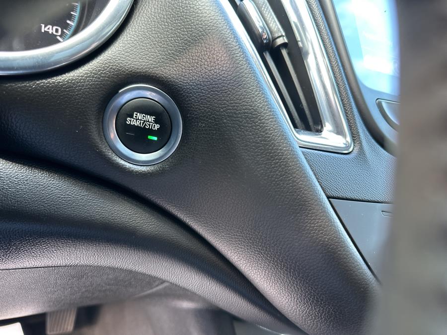 2021 Chevrolet Malibu 4dr Sdn LT photo