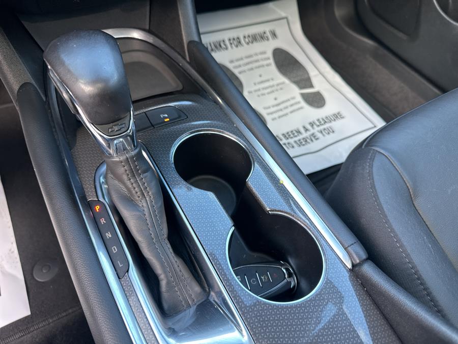 2021 Chevrolet Malibu 4dr Sdn LT photo