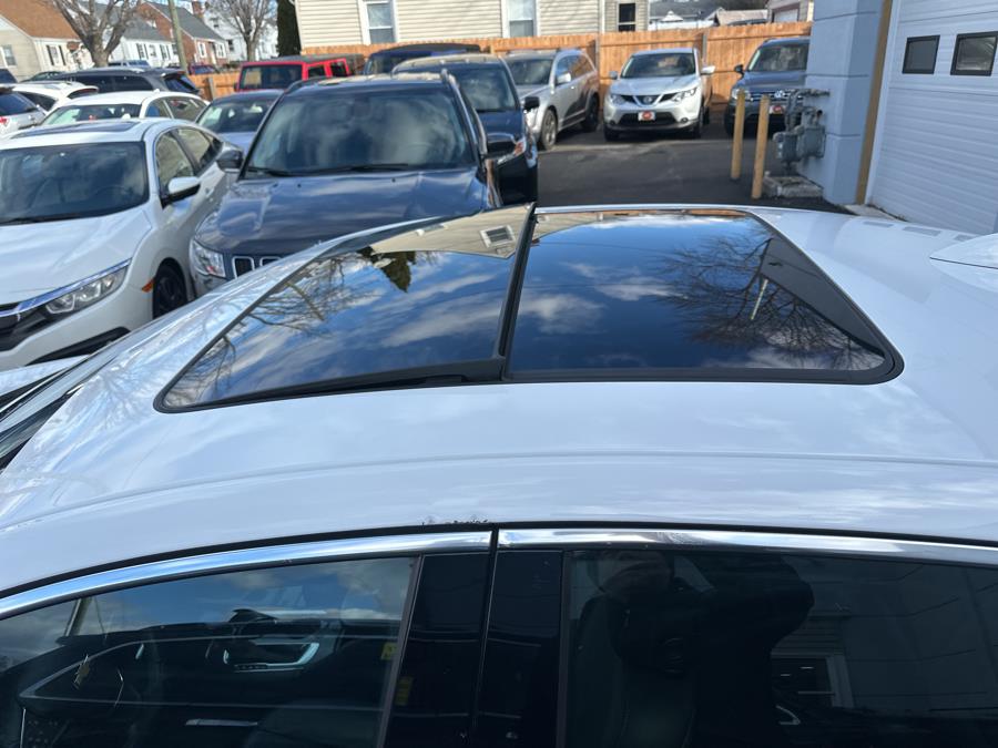 2021 Chevrolet Malibu 4dr Sdn LT photo