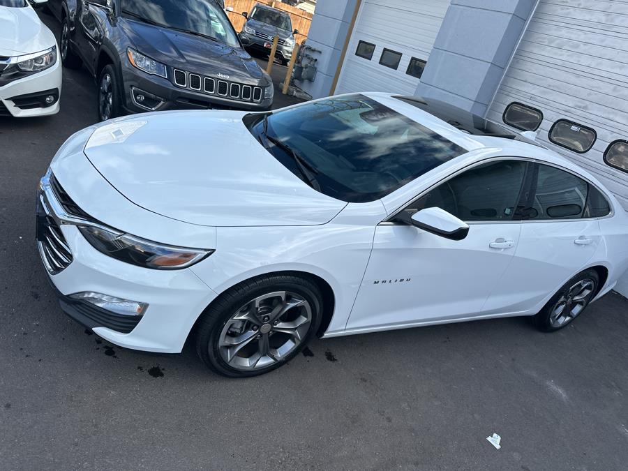 2021 Chevrolet Malibu 4dr Sdn LT photo
